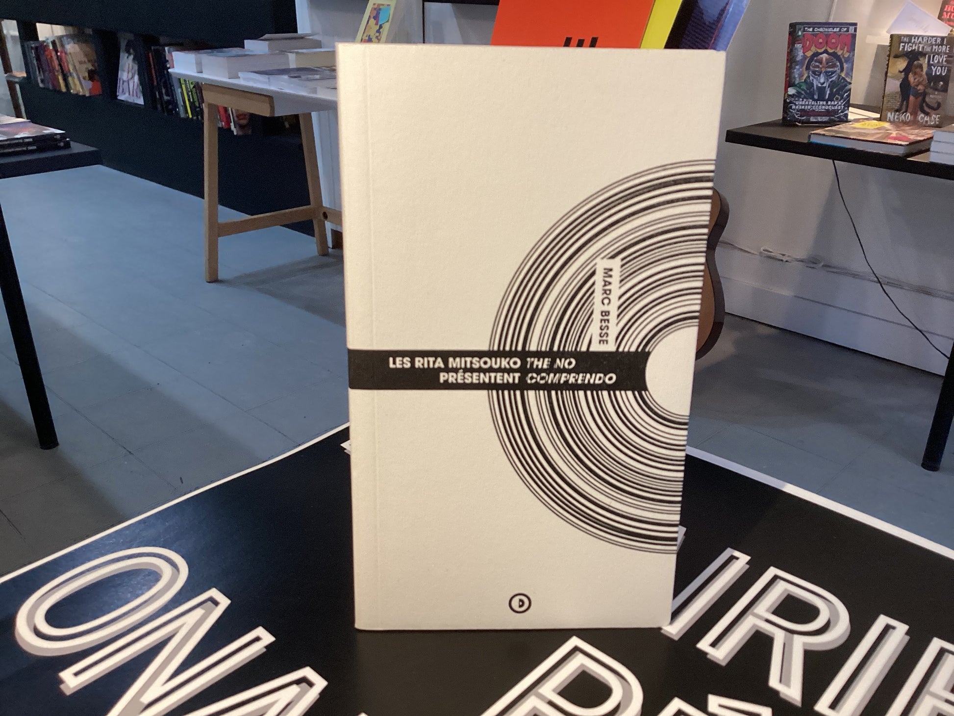 Les Rita Mitsouko présentent: The no comprendo